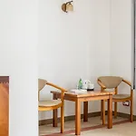 Bor Oda ve Kahvaltı 3*