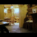 Bor Oda ve Kahvaltı 3*