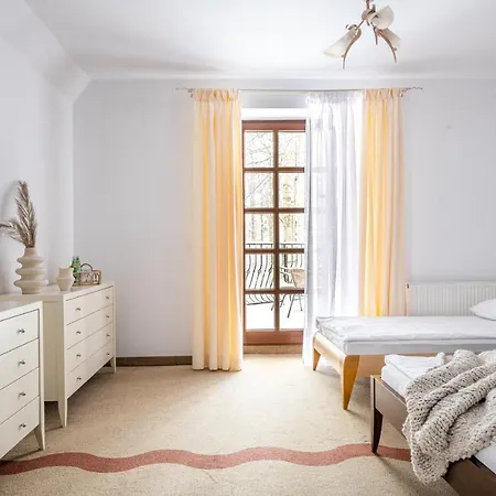 Bor Oda ve Kahvaltı 3*