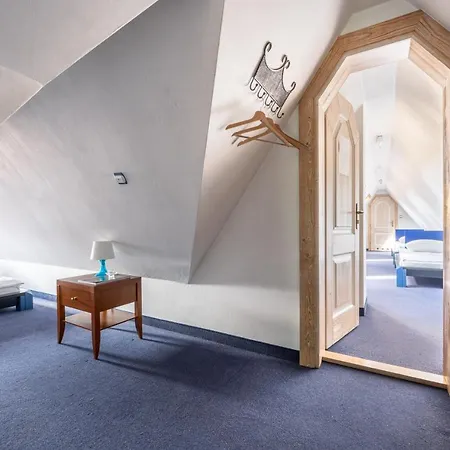 威拉波尔酒店 3*