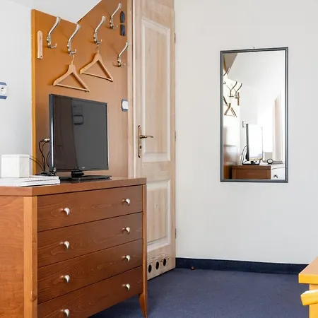 Bor فندق مبيت وإفطار زاكوباني