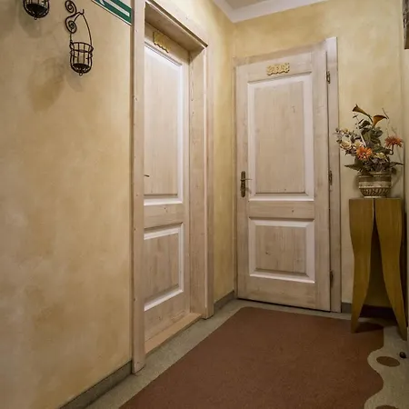 Bor فندق مبيت وإفطار زاكوباني