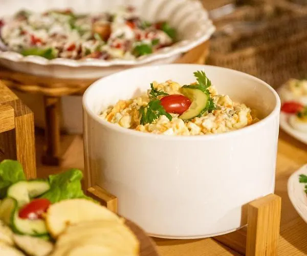 Couette-café Bor 3*