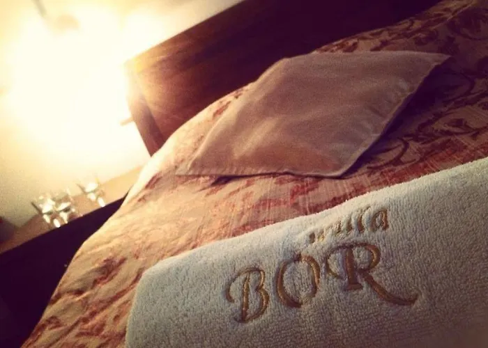 Bor Couette-café 3*