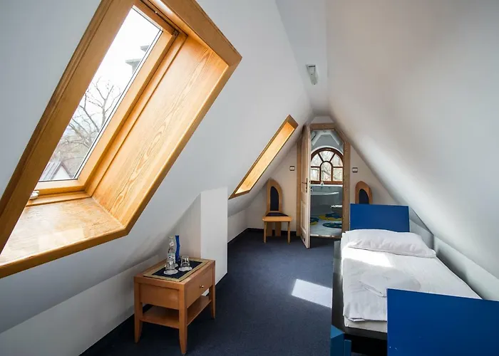 Bor Couette-café 3*